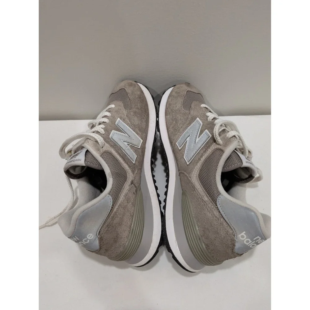 New Balance product pair